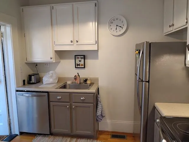 1 bed, 800 sqft, $1,800 — Photo 2