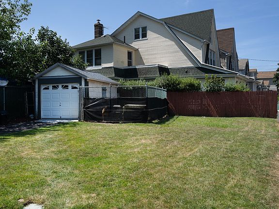 2nd image of 10976 141st St