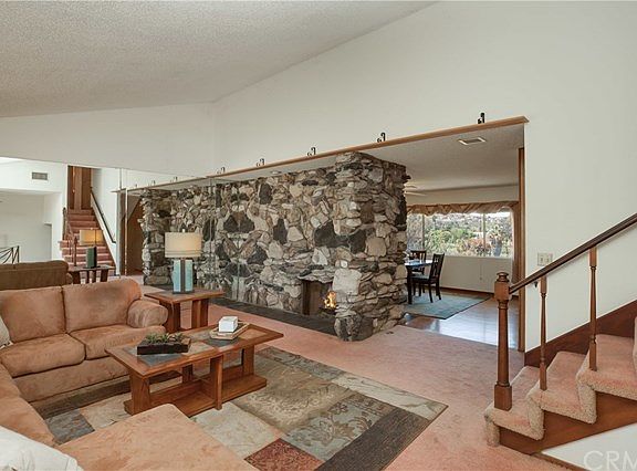 3rd image of 2020 Oakland Hills Dr