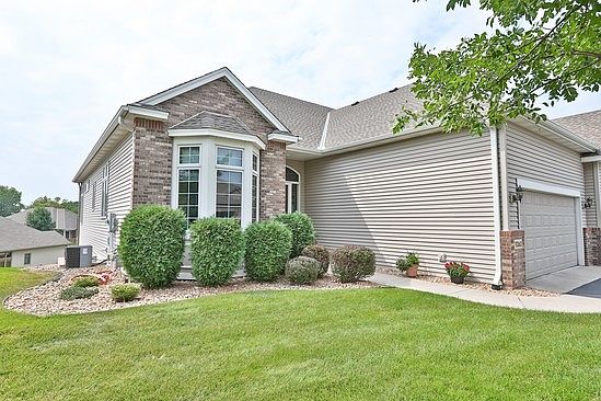 Brick front executive TH