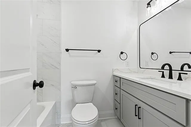 1381 Maplewood Dr — Photo 11