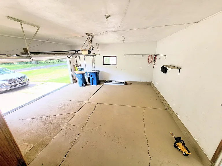689 Deborah Dr — Photo 16
