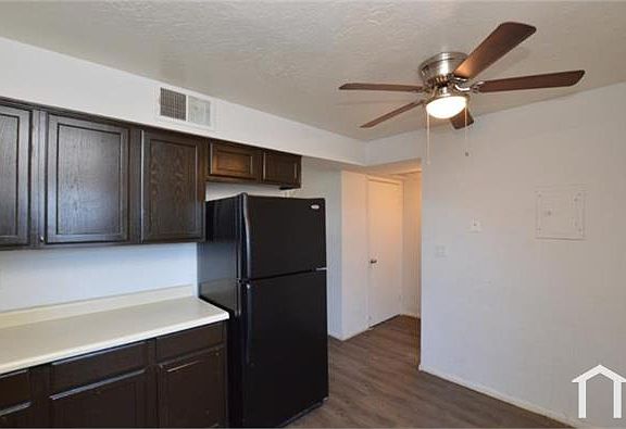 4th image of 4615 N 39th Ave