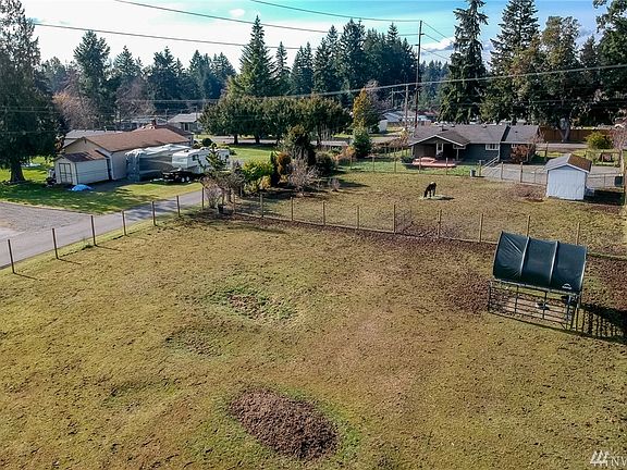 4th image of 6321 44th Ave E