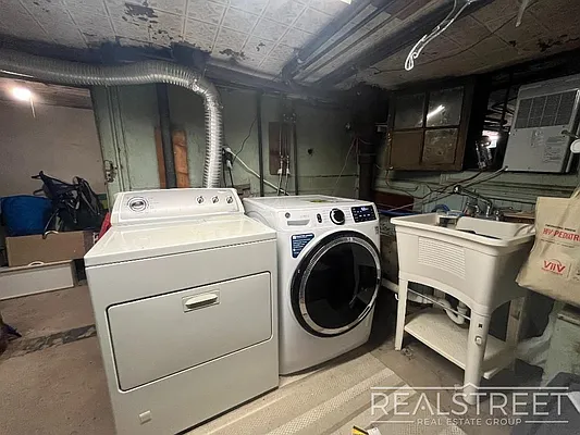 Rented by Real Street Inc | media 12