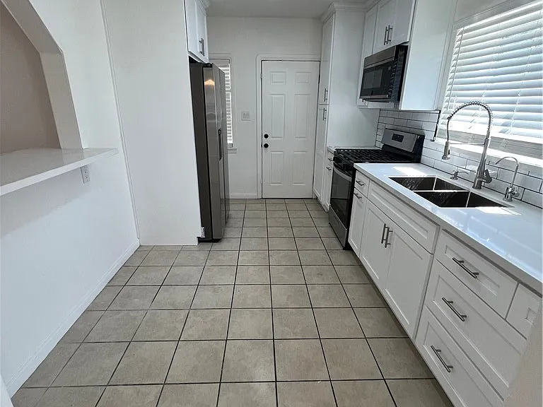 9441 Beverly St — Photo 24