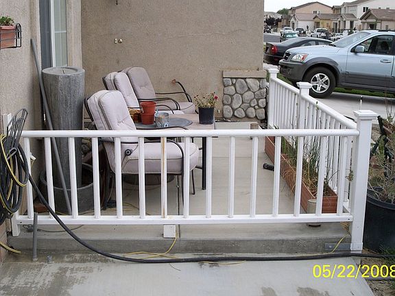 Front Sitting Area 