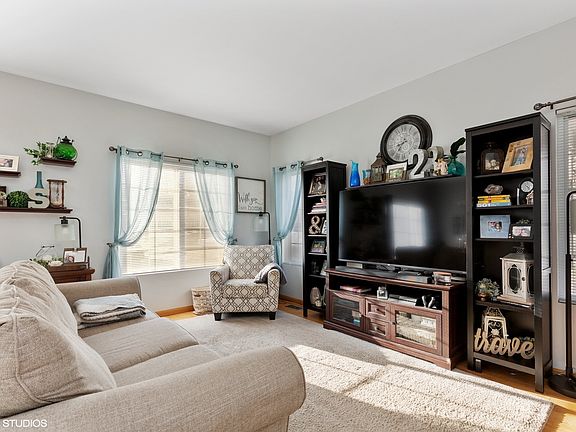 2nd image of 307 Windsor Ct Unit A