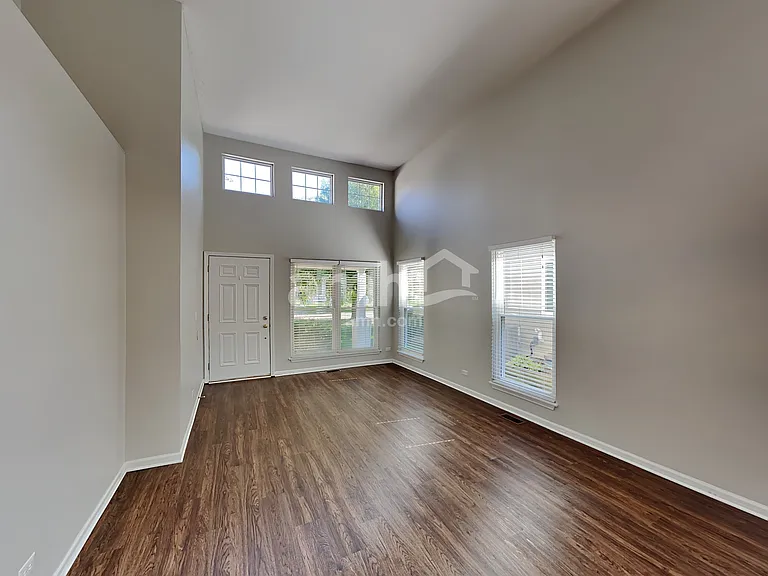 3131 Melbourne Ln — Photo 5