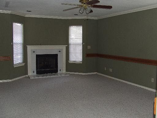 3rd image of 195 S HACKBERRY AVE