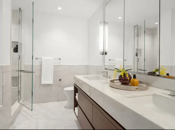 400 West 61st Street 1122 image 3 of 16