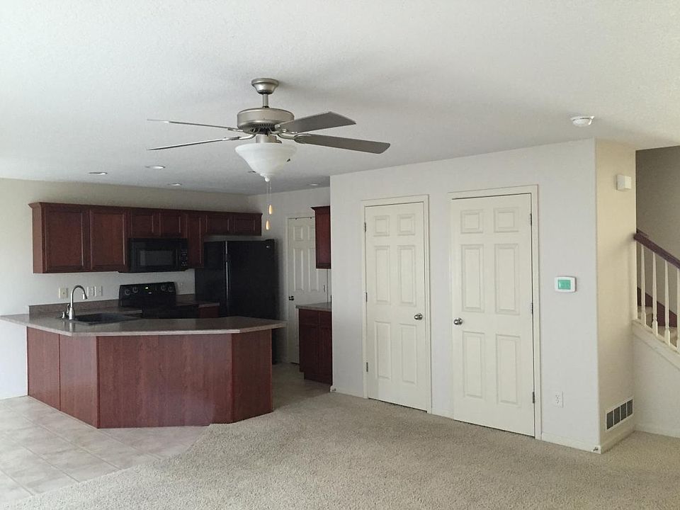 1st image of 4802 Algonquin Dr #1