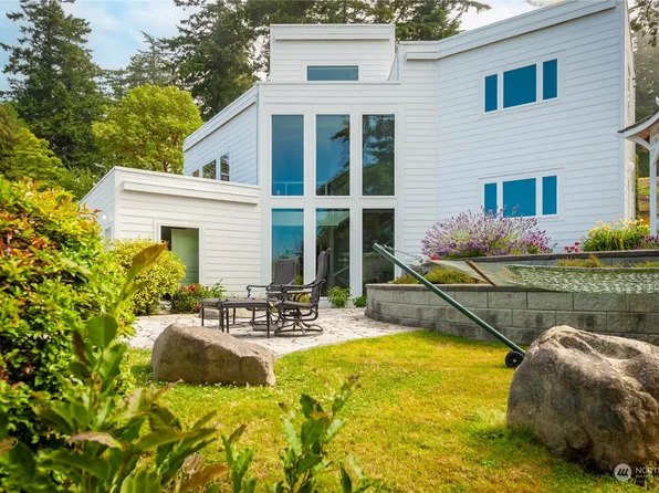 2520 Taft Drive, Lummi Island, WA 98262