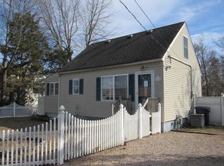 115 Pennant Ave, Beachwood, NJ 08722