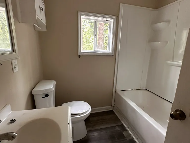 1809 Charlton St — Photo 5