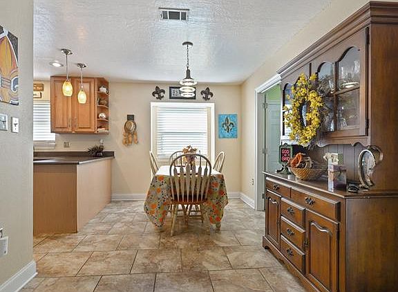 5th image of 102 Beau Chenes Dr