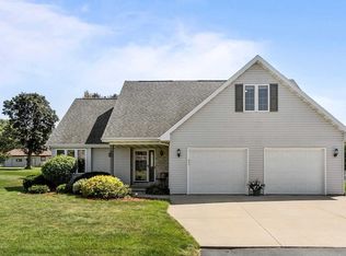 1455 W Breckenridge Ct, Appleton, WI 54914