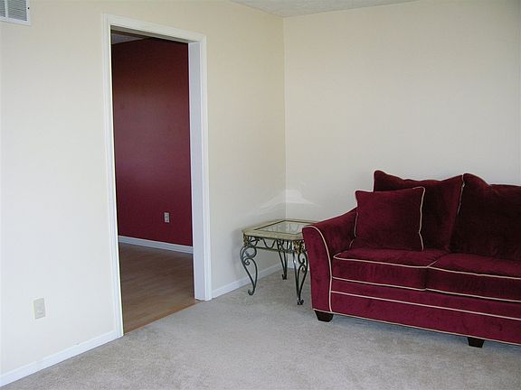 5th image of 53540 Arrowwood Dr