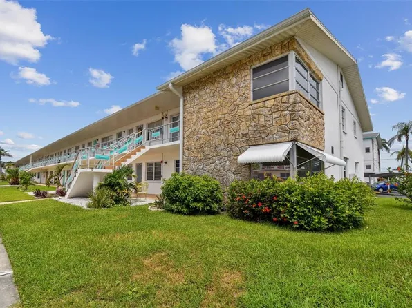 2011 58th Ave N APT 12, Saint Petersburg, FL 33714