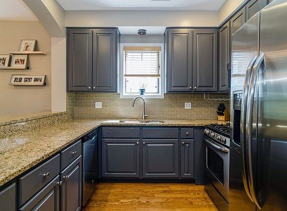 4th image of 1409 W Cuyler Ave APT 3E