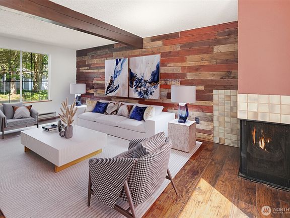 4th image of 16817 21st Avenue E