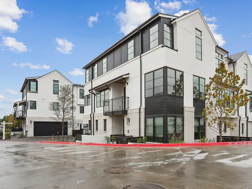 704 Ariana Ct