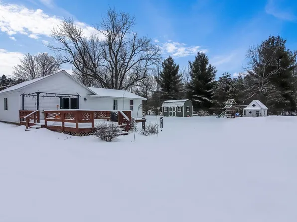 14675 Homestead Rd, Beulah, MI 49617