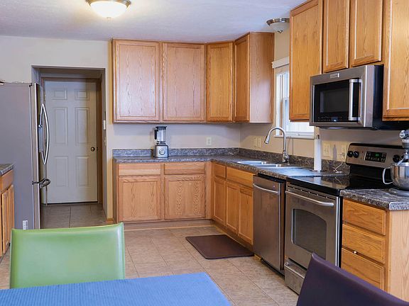 5th image of 2384 Ashpoint St