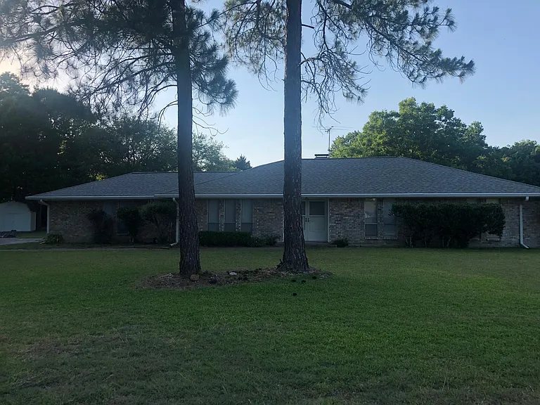 121 Walnut Ct — Photo 1