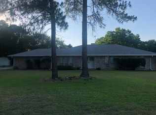 121 Walnut Ct, Oak Leaf, TX