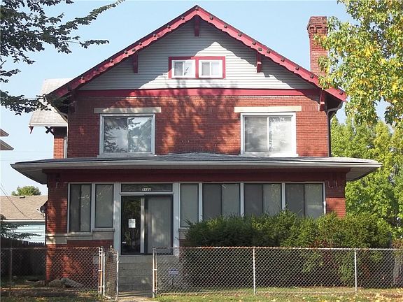 2nd image of 2122 N College Ave