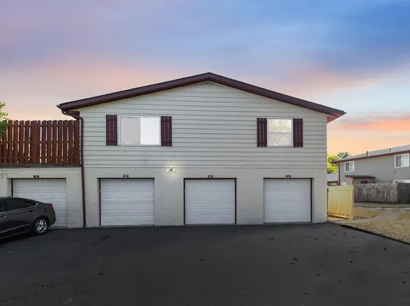 2448 Burgandy Ln, Columbus, OH 43232