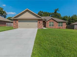 560 Carlson St, Centerton, AR 72719