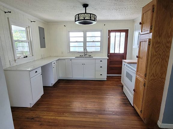 3rd image of 12 Grimes St