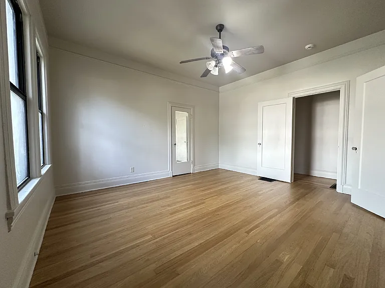 1902 Broadway St — Photo 24