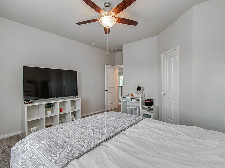 2202 Anzio Ct — Photo 31
