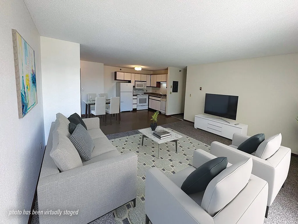 Pointe West — Photo 2