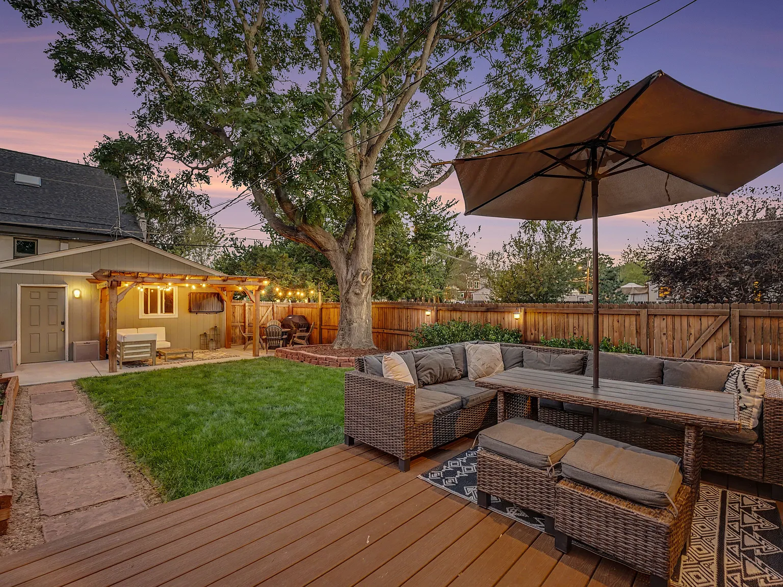 4 bed, 3.5 bath, 2107 sqft, $4,300 — Photo 3