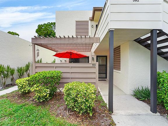 5th image of 593 LAKESIDE DRIVE #593