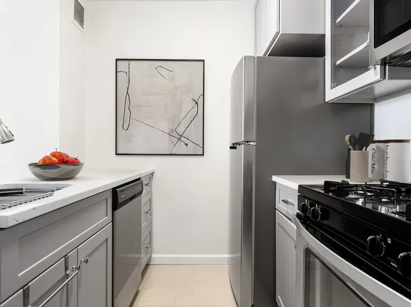 61 West 62nd Street image 4 of 9