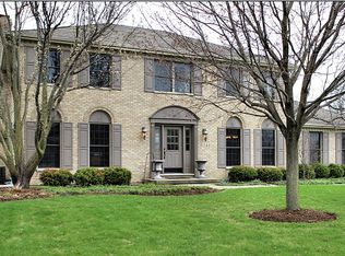 148 N Buckingham Dr, Sugar Grove, IL 60554