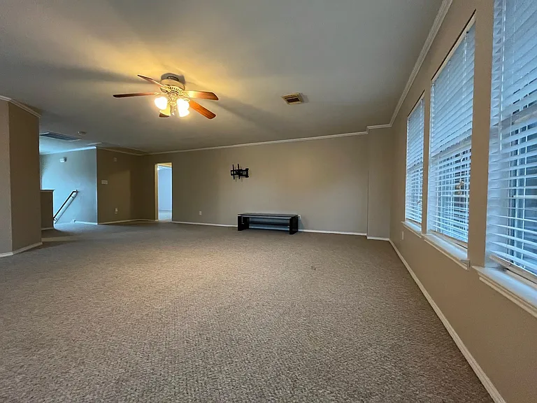 21119 Brae Point Ct — Photo 8