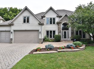 3730 Saint Germain Pl, St Charles, IL 60175