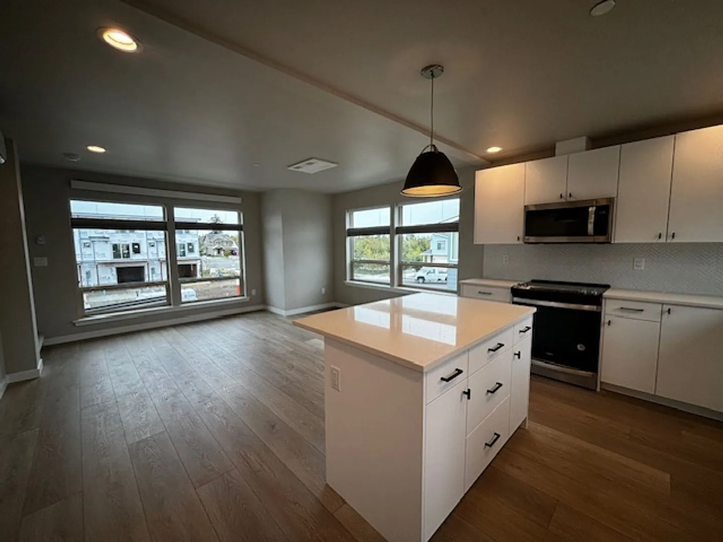 2 Bed 1.5 Bath townhome in Cordata with garage — Photo 2