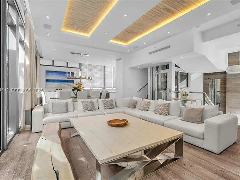 9501 Collins Ave #Townhouse 1 — Photo 15