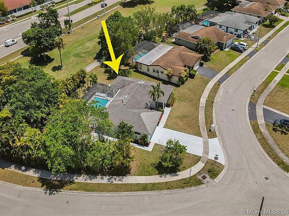 3rd image of 6710 NW 89th Ave