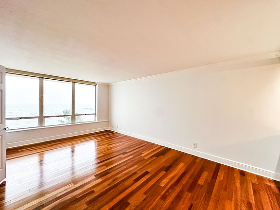 5th image of 4302 Ocean Dr APT 47