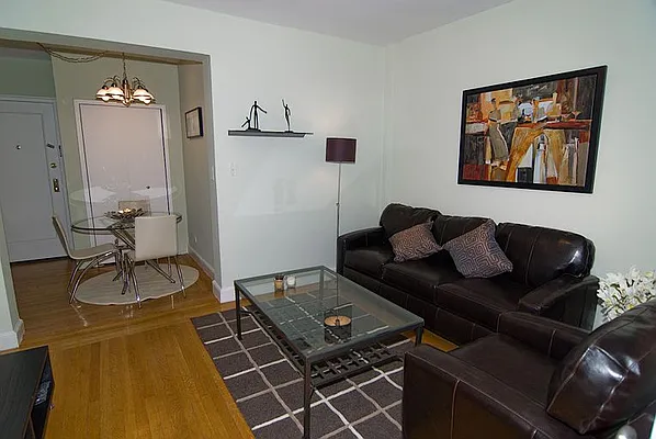 Rented by Sterling Holdings | media 2