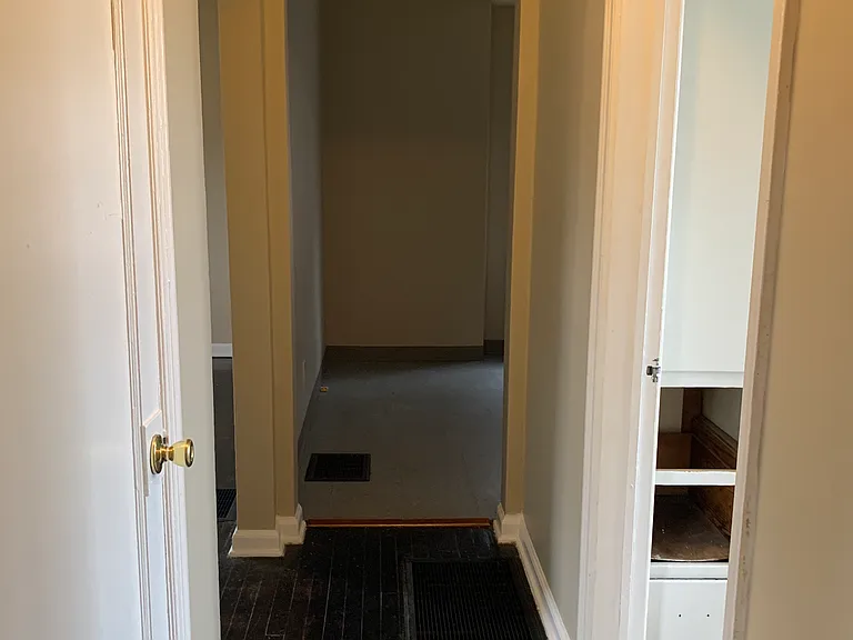 546 Butler Ave — Photo 15
