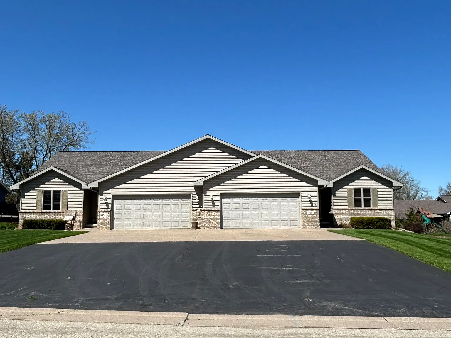 2 bed, $2,100 — Photo 1